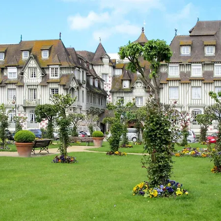 Jean Mermoz By Interhome Apartamento Deauville